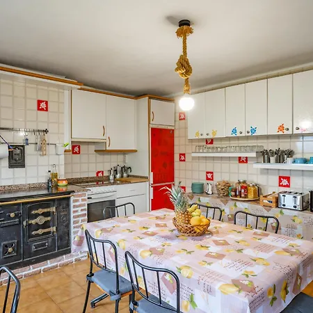 Alojamento de Acomodação e Pequeno-almoço Surf House Sanvi